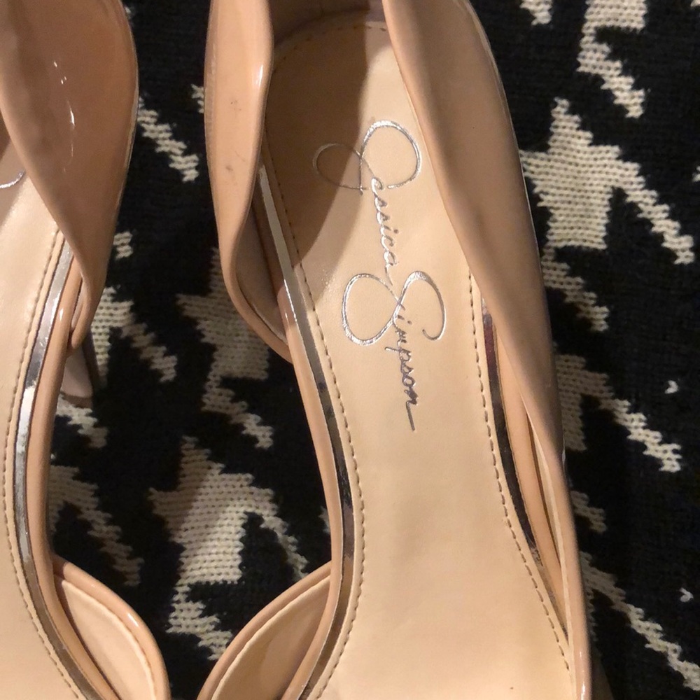 Jessica Simpson 👠 - Picture 2 of 5